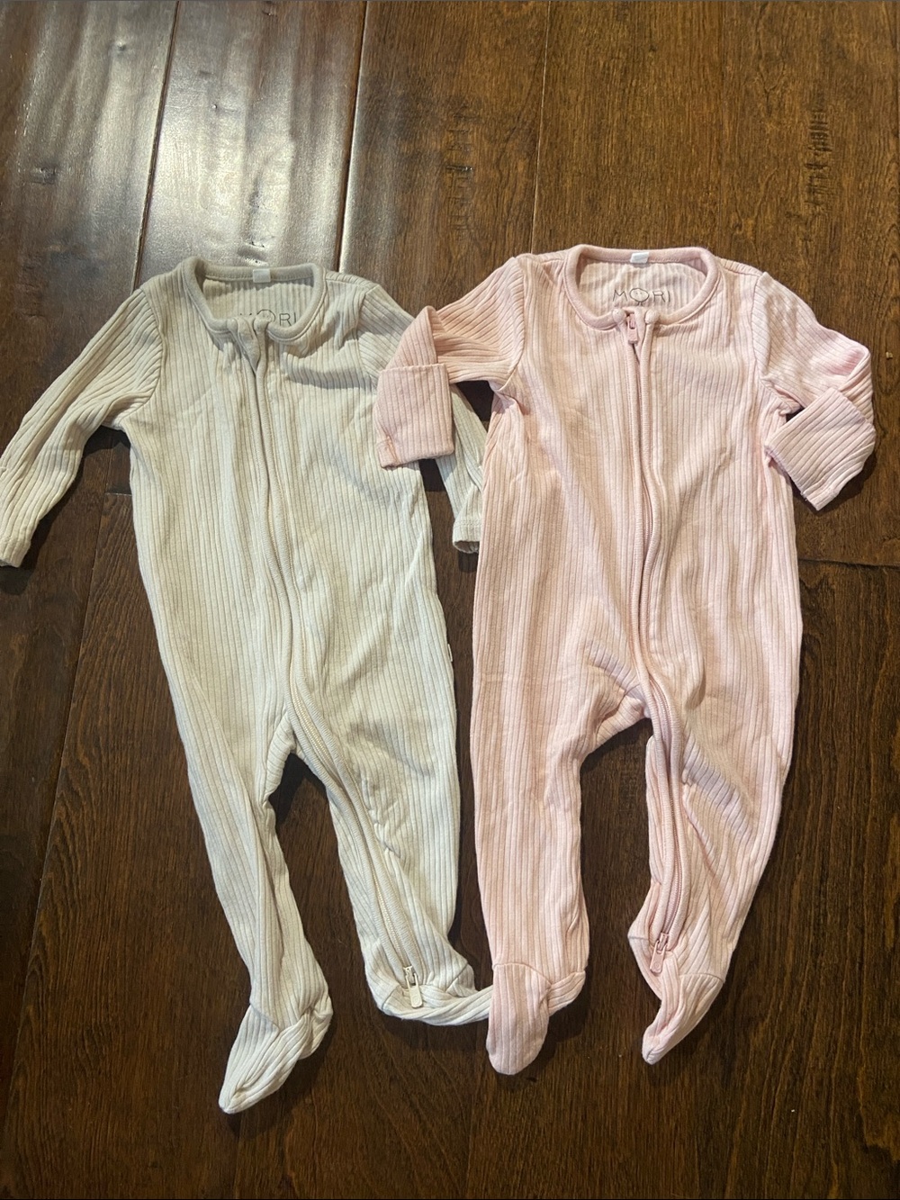 Baby Mori - natural ribbed footie 0-3 months